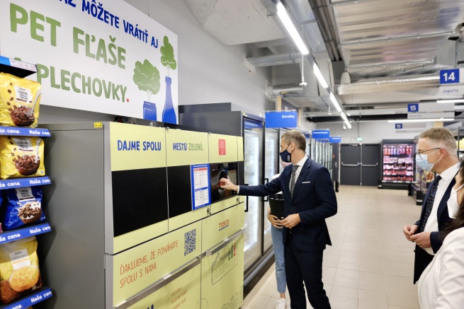 Zálohomaty v obchodoch už majú svojich prvých fanúšikov