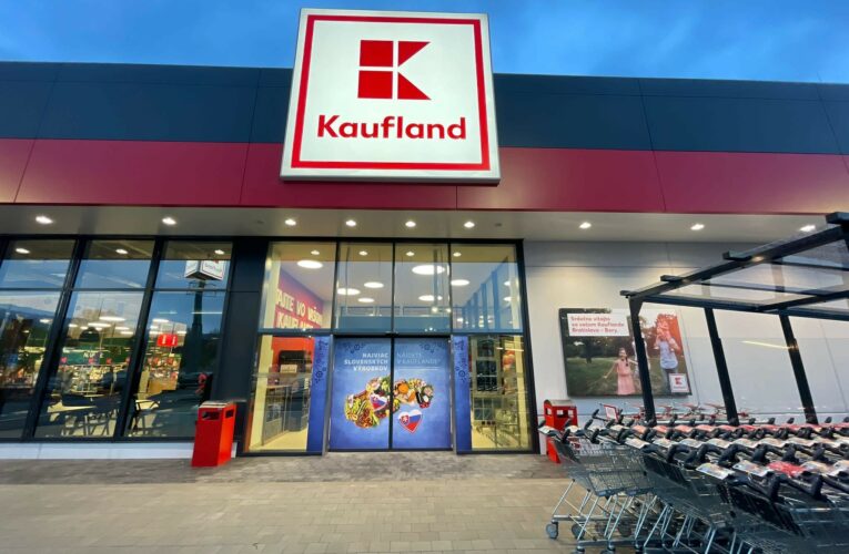 Kaufland má už aj predajňu s fotovoltaikou