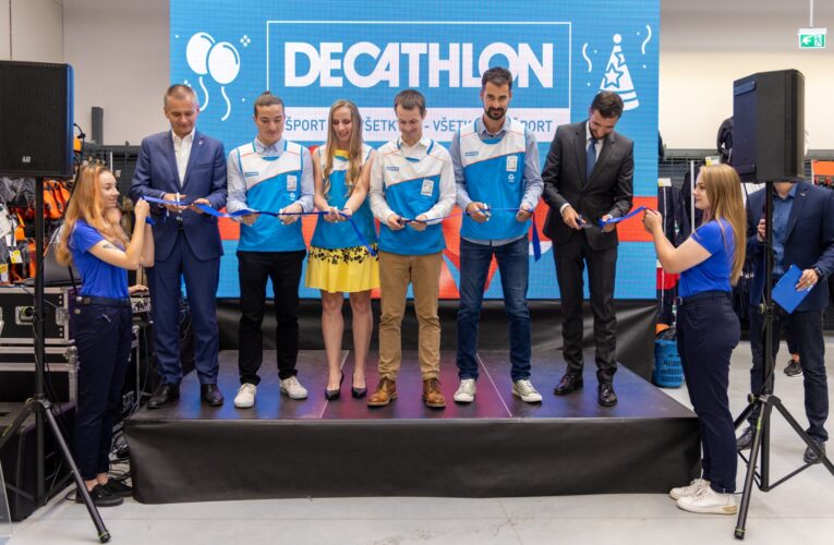 Decathlon otvoril rozšírenú predajňu v Pharose