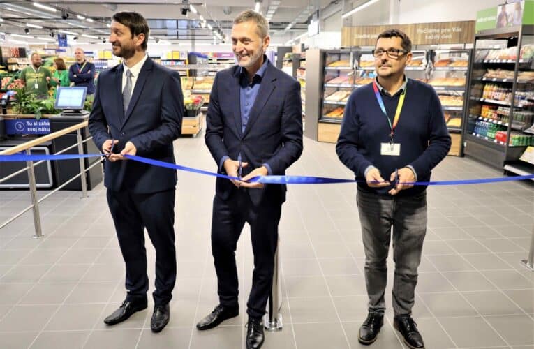 Tesco otvára v auguste tri predajne na strednom Slovensku