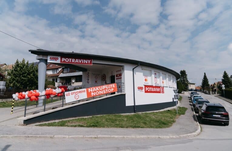 Otvorili tri predajne COOP 24/7