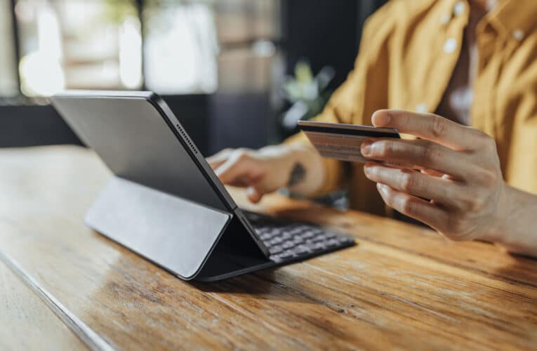 Visa už odhalila podvody za viac ako miliardu dolárov